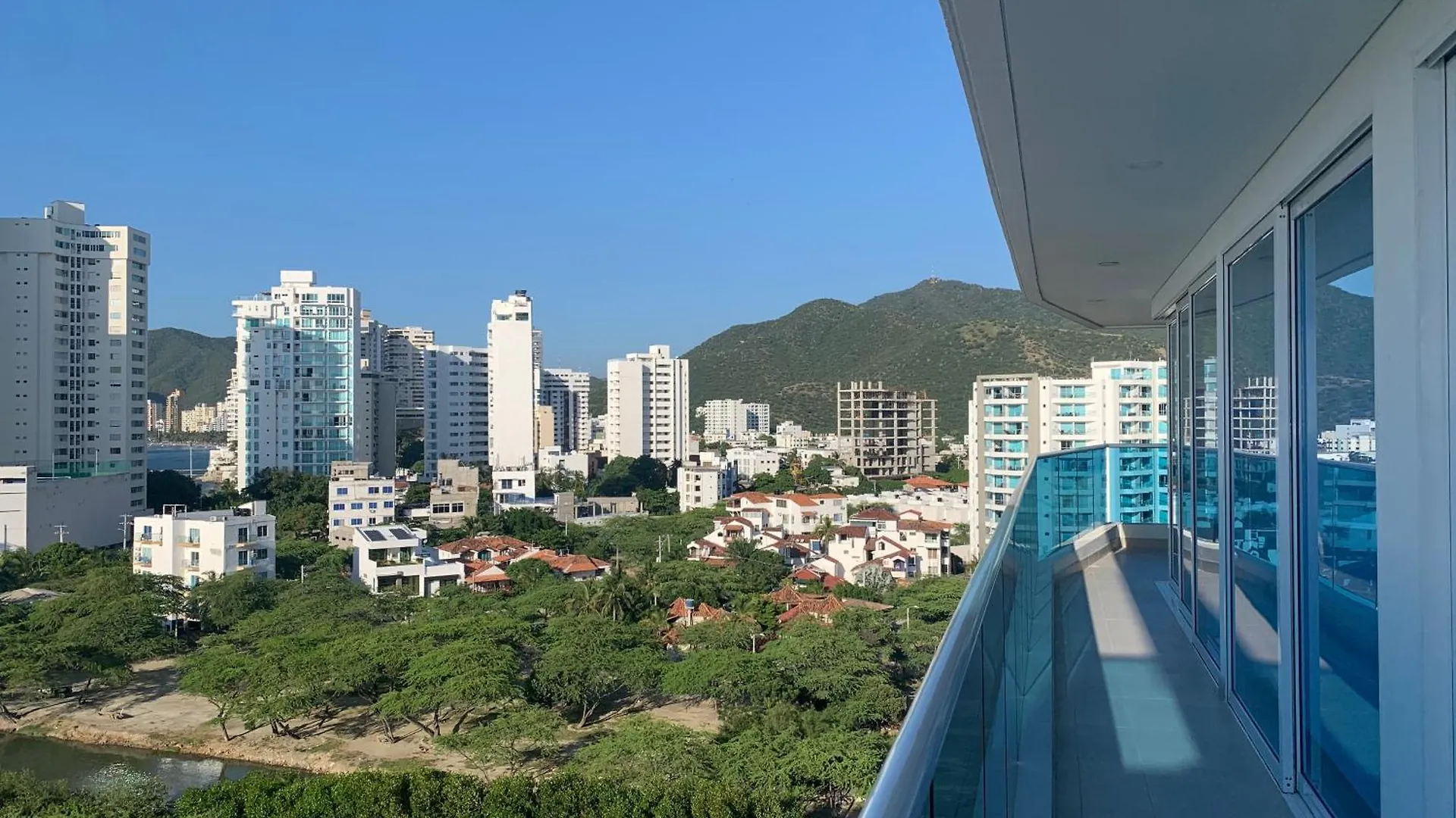 Santa Marta Rodadero Sur Playa salguero A 200 Mts Del Mar Colombia